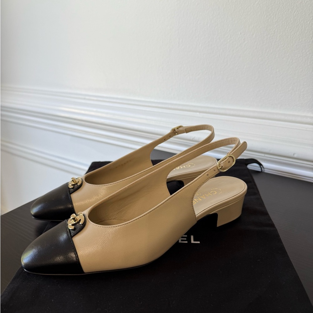 Chanel Slingback Flats Blk/Nude Goatskin SZ: 35 New Spring/Summer Collections 25 - Picture 3 of 7